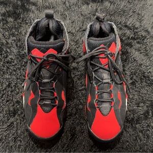 Size 5.5 Youth/GS) Jordan True Flight "Black University Red" Excellent Condition